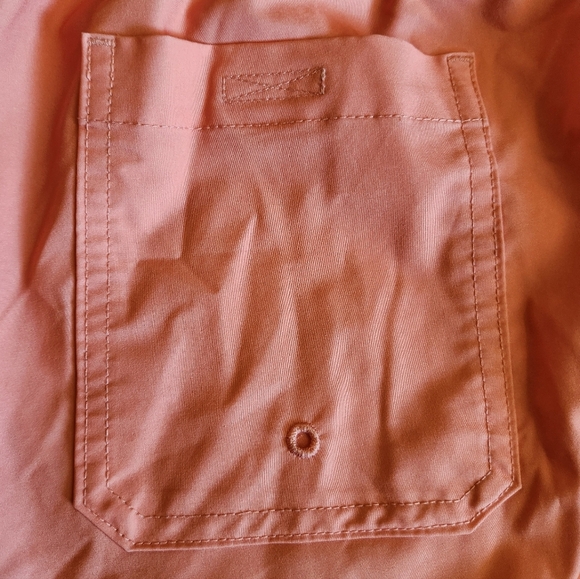 BLUE CROWN COLOR CHANGING 7”SWIM SHORT PINK SIZE LARGE MSRP $34 NWOT - Picture 8 of 11